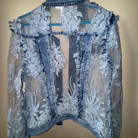 Elegant Blue Embroidered Sheer Denim Jacket - Picture 3 of 10